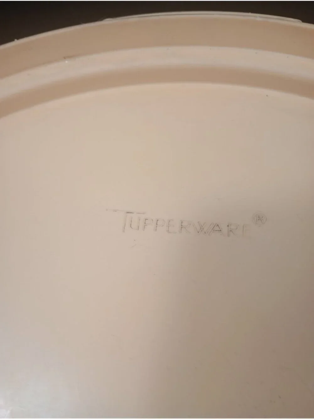 Vintage Retro TUPPERWARE Round Tall  Harvest Gold Cake Carrier  with Strap 1970s